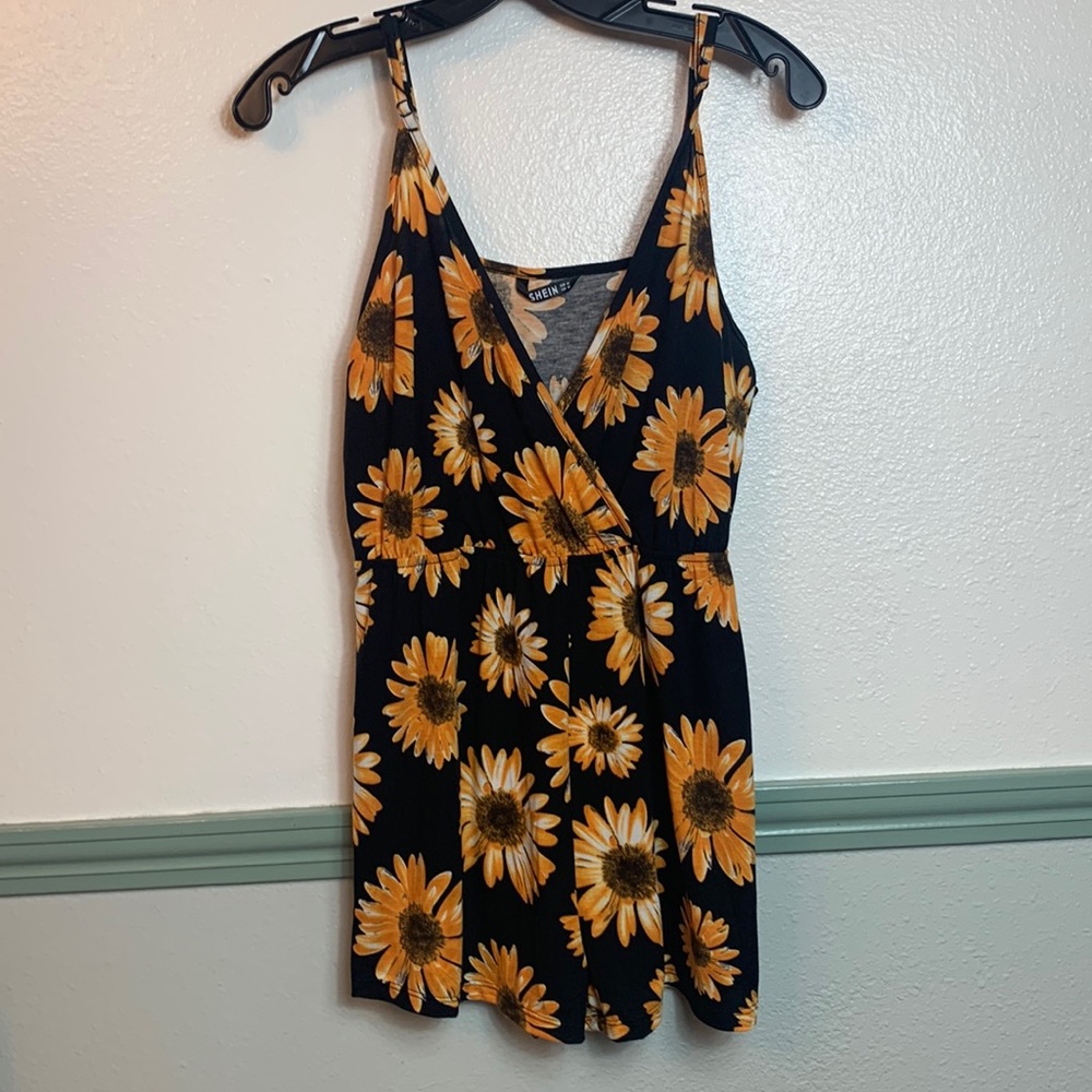 ❤️SHEIN Floral Romper
